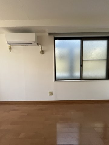ハイム・アートレスの洋室