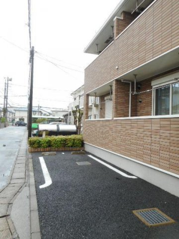 ソリヤ　エスティの駐車場