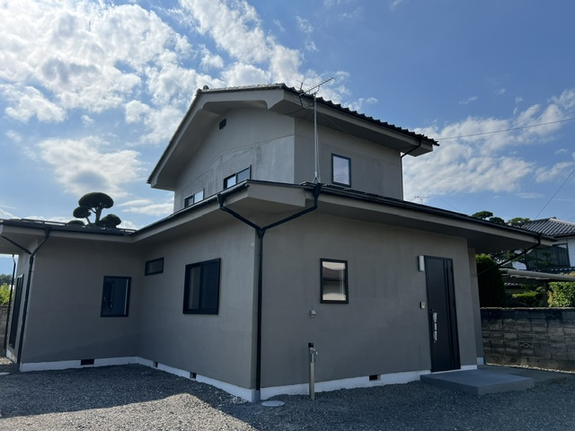 松本市島立　中古戸建の外観|敷地内にはお車3台駐車可能です。（車種による）