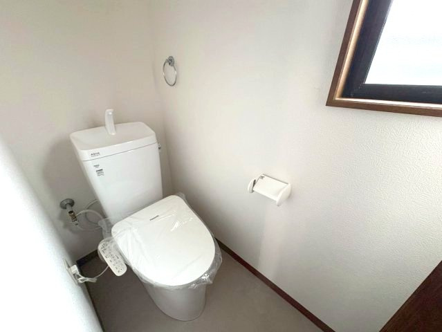 中野町戸建のトイレ