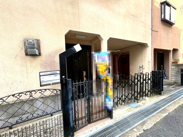 中野町戸建のエントランス