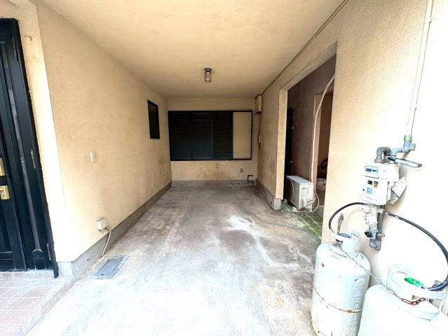 中野町戸建の駐車場