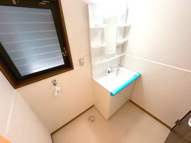 中野町戸建の洗面所