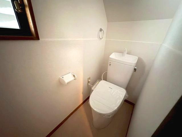 中野町戸建のトイレ