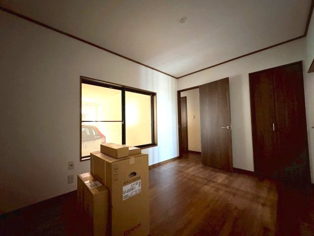 中野町戸建の洋室