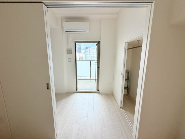 セレニテ神戸駅前アリエの洋室