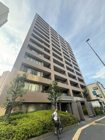 クリオ三ノ輪壱番館の外観