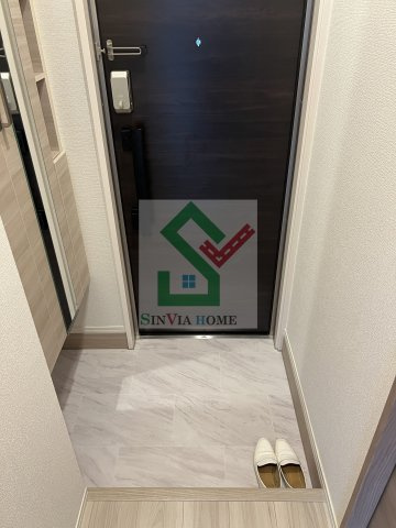 グラナーデ石神井台の玄関