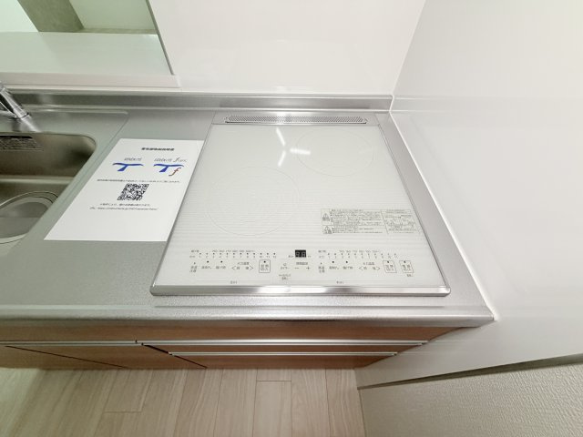 セレニテ神戸駅前アリエのキッチン