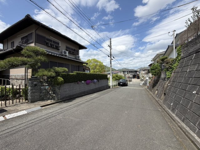 豊能郡豊能町光風台4丁目の前面道路含む現地写真|前面道路約6.2ｍと広さがあるので駐車が苦手な方でも安心です！
