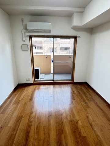 オーキッドレジデンス塚本の居間・リビング