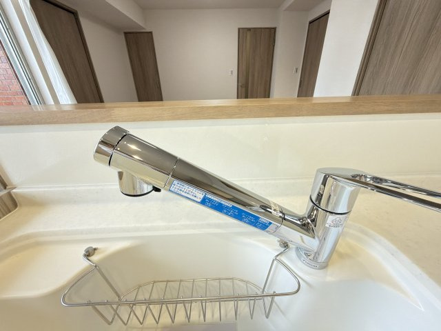 ロワールマンション野間のキッチン|【新品】綺麗な美味しい水で健康的に！カートリッジ式浄水器付きです♪