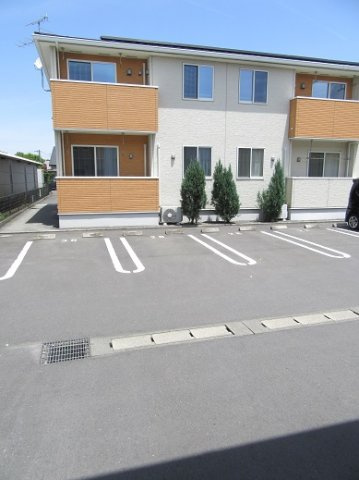 サンリットヒルⅡの駐車場