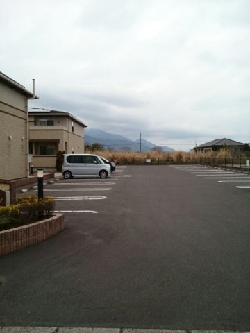 パール　Ｆ・Ⅰの駐車場