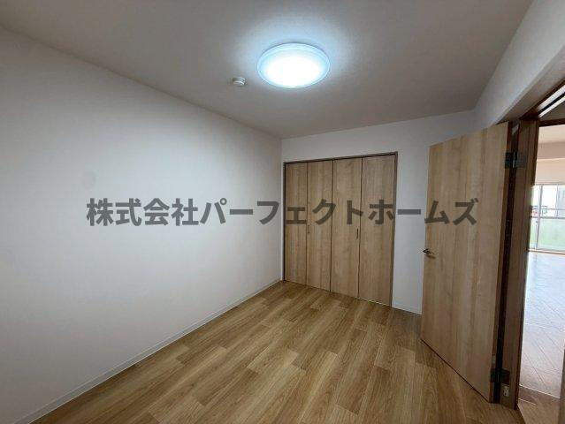 グリーンコート C棟の洋室|きれいな洋室です