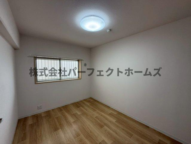 グリーンコート C棟の洋室|きれいな洋室です