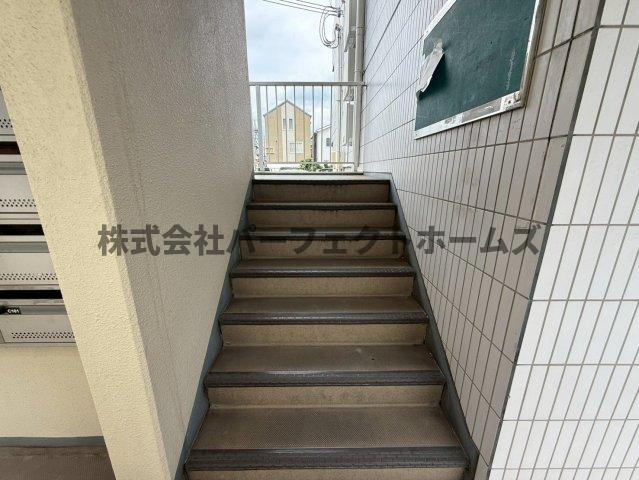 グリーンコート C棟のロビー|建物の内部です