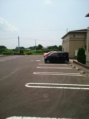 パール　Ｆ・Ⅰの駐車場