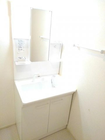 プルメリア．イサＢの洗面所