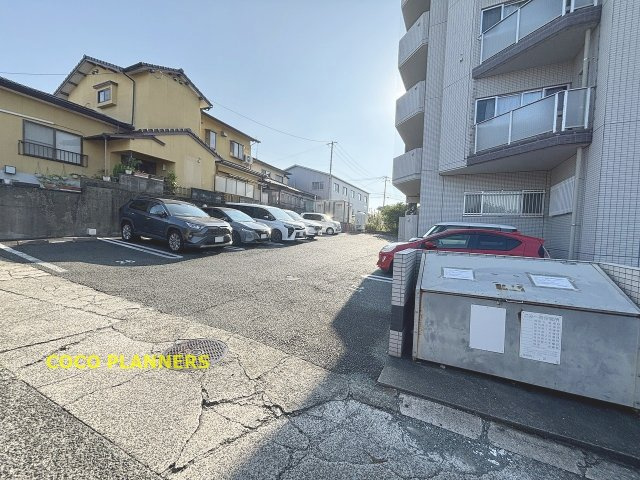 菊池郡菊陽町武蔵ヶ丘北１丁目の賃貸マンションの駐車場