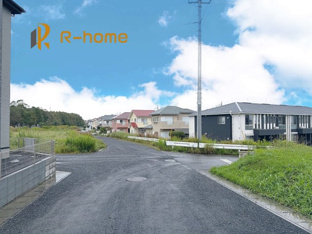 ひたちなか市東石川8期　新築戸建て　1号棟の前面道路含む現地写真|堂々！建物完成♪実際のお部屋をご見学可能です♪
ご見学が一番の資料！お気軽にお問い合わせ下さい♪