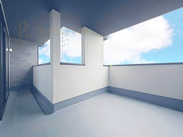 ひたちなか市東石川8期　新築戸建て　1号棟のバルコニー|お布団やラグなどの大きな物も干しやすい広々としたL字バルコニー！