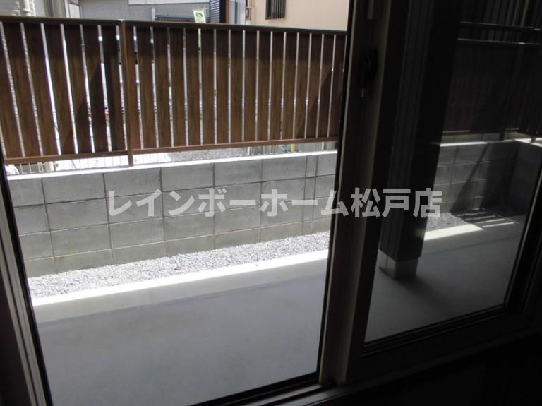 仲介手数料（賃料の1.10ヵ月）の50％OFF対象物件！のバルコニー|外からの目が気にならないバルコニーで洗濯物が干せます