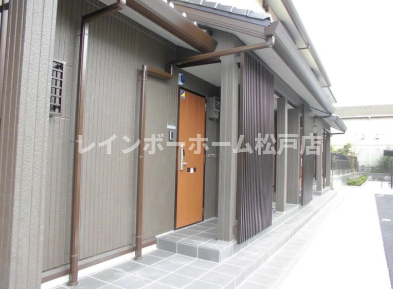 仲介手数料（賃料の1.10ヵ月）の50％OFF対象物件！のエントランス|清潔なエントランスです
