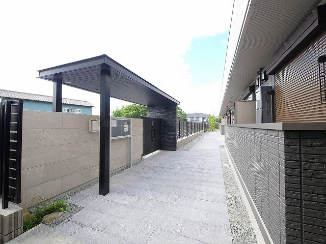 グランヴェール西の京の外観