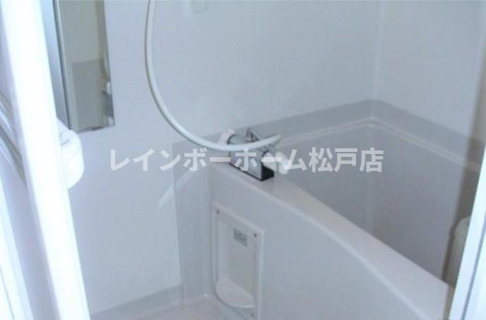 アクシズ　Ａ棟の浴室|コンパクトで使いやすいお風呂です