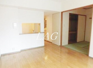 【居間・リビング】 | アイリス壱番館 | 洋室のお部屋です。
