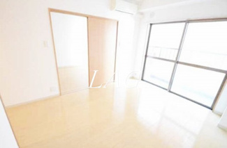 【居間・リビング】 | ウイングピア美園 | 洋室のお部屋です。