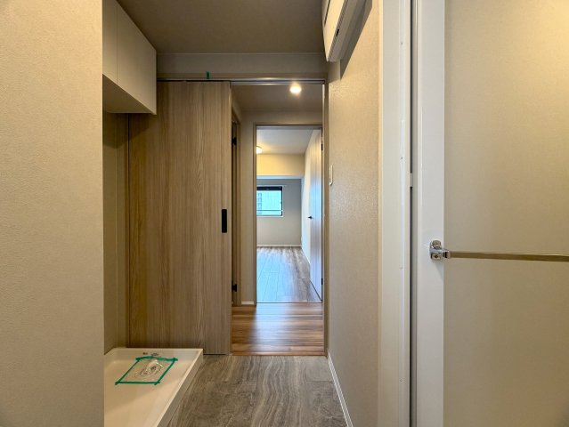 もし、これまでに怖い目にあったコトがあるのなら…、今後の生活はより安心したいと思うはず、、なら、もう、ココしかない！！鶴見警察署がほぼ隣！！な、『ネオマイム鶴見中央センターコート』フルリフォームの脱衣所
