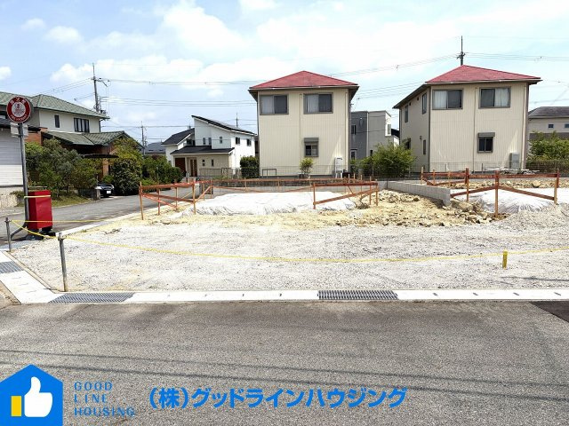 クレイドルガーデン南山第5　１号棟の前面道路含む現地写真