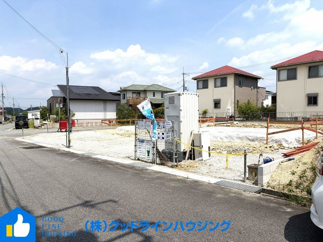 クレイドルガーデン南山第5　１号棟の前面道路含む現地写真