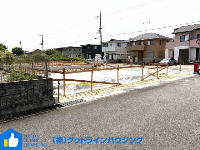 クレイドルガーデン南山第5　１号棟の前面道路含む現地写真