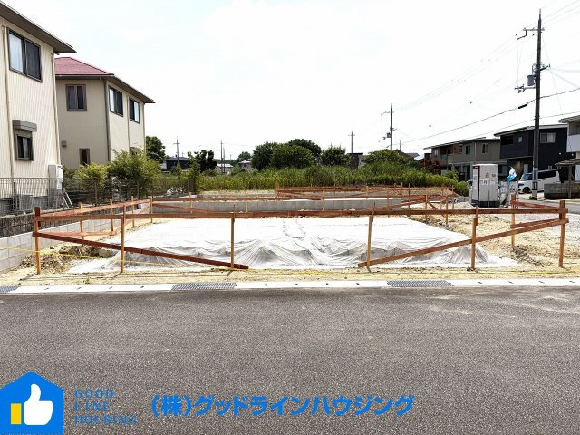 クレイドルガーデン南山第5　１号棟の前面道路含む現地写真