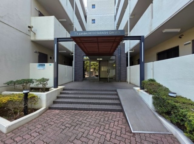 T’ｓgarden一橋学園のエントランス