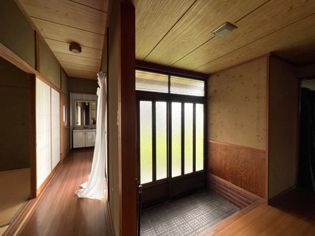 米子市彦名町　中古住宅の玄関|増築部分玄関