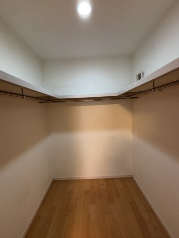 船橋1丁目戸建の内装|3階WIC