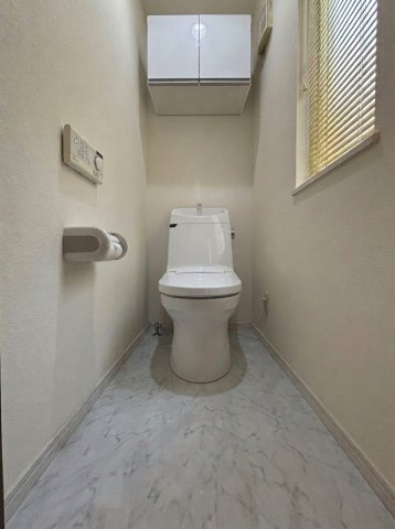 船橋1丁目戸建のトイレ