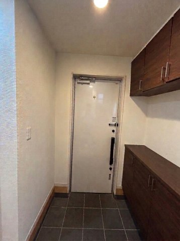 船橋1丁目戸建の玄関