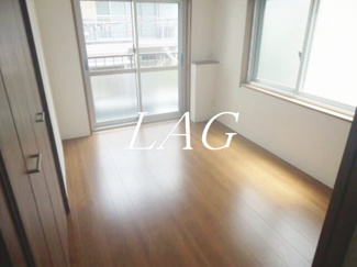【居間・リビング】 | 塩沢マンション | 洋室のお部屋です。