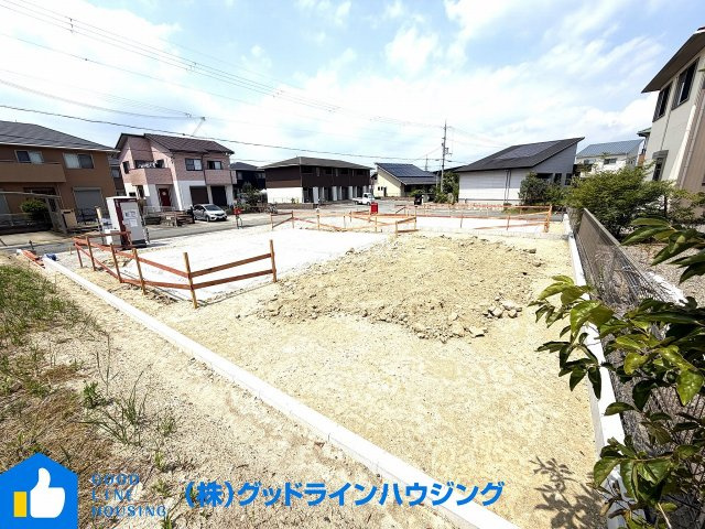 クレイドルガーデン南山第5　2号棟の前面道路含む現地写真