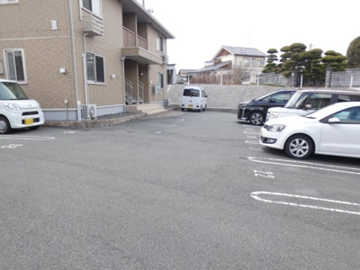 【駐車場】 | ミラカーサⅢ | 駐車スペースもあります