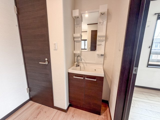 NEW　GARDEN　1号棟の独立洗面台