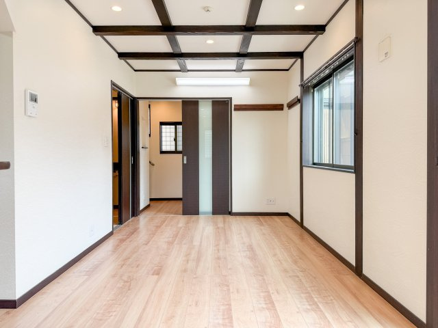 江戸川区東瑞江２丁目の一戸建ての居間・リビング