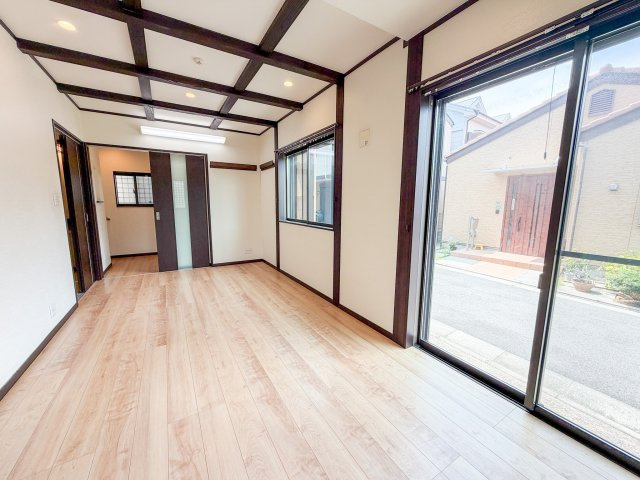 江戸川区東瑞江２丁目の一戸建ての居間・リビング
