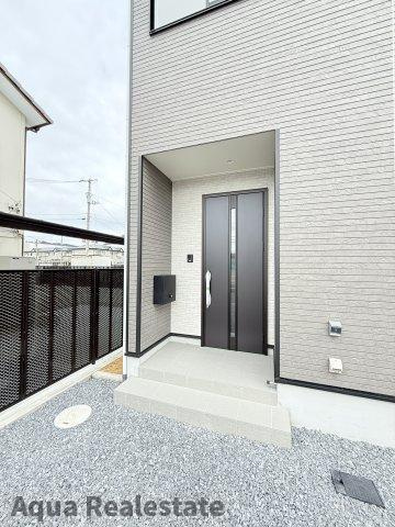 高松市上天神町の新築一戸建の玄関|玄関です