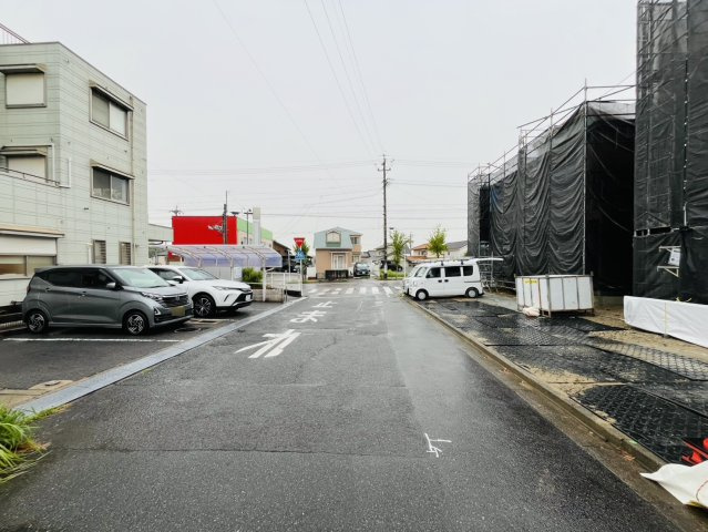 知多市つつじが丘3丁目5番1『仲介手数料無料』新築一戸建て・建売の前面道路含む現地写真